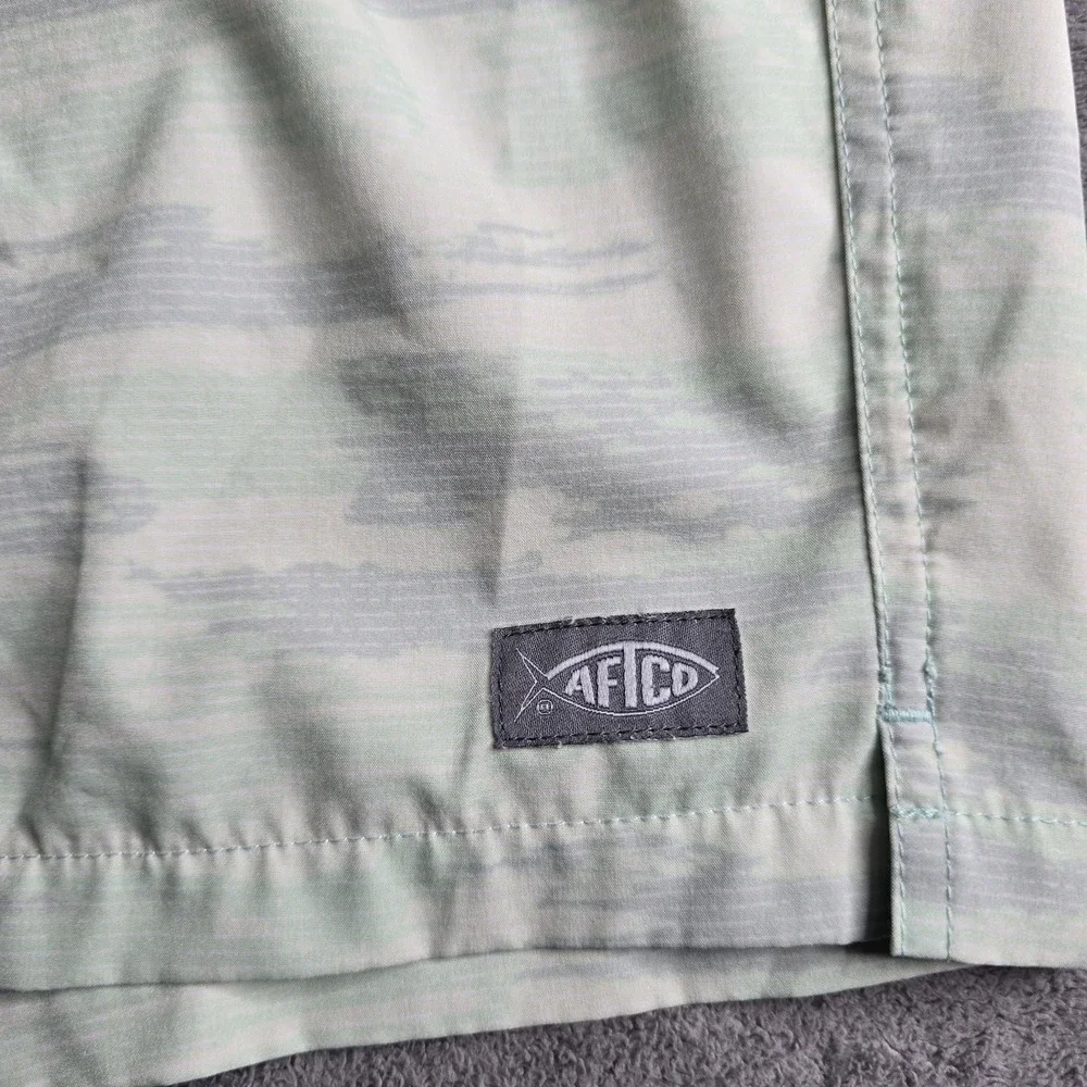 Aftco Strike Shorts Mens Large Mint Shoreline Camo Swim Lined 5.5